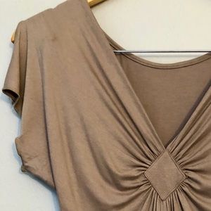 Beige adorable T gathered in front